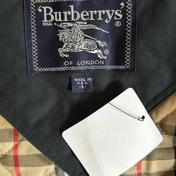 Burberry Coat with hood. - Picture 5 of 6